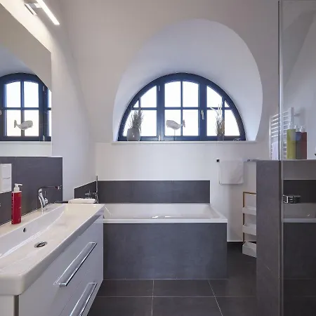 Reetland Am - Premium Reetdachvilla Mit 3 Schlafzimmern, Sauna, Kamin Und Massagesessel F05 德兰斯克