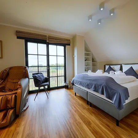Reetland Am - Premium Reetdachvilla Mit 3 Schlafzimmern, Sauna, Kamin Und Massagesessel F05 德兰斯克