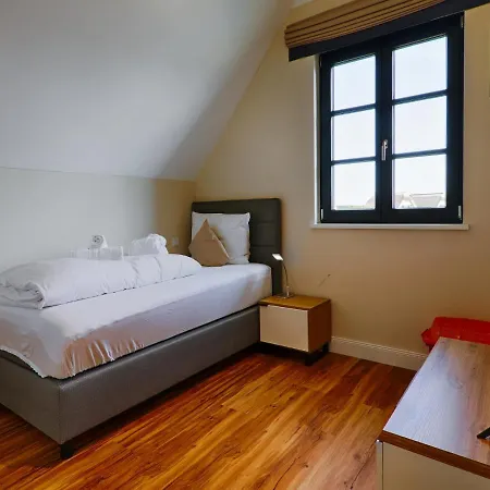 Reetland Am - Premium Reetdachvilla Mit 3 Schlafzimmern, Sauna, Kamin Und Massagesessel F05 Dranske