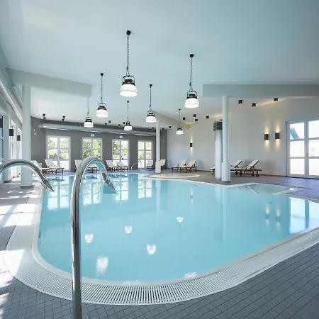 Reetland Am - Premium Reetdachvilla Mit 3 Schlafzimmern, Sauna, Kamin Und Massagesessel F05 * 德兰斯克